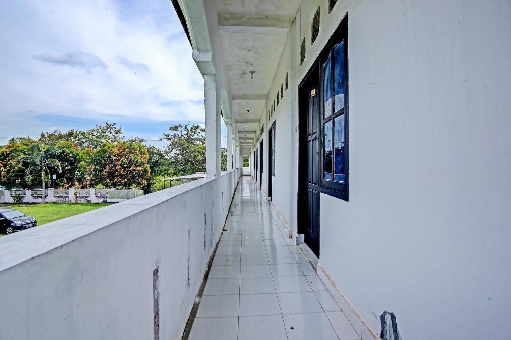 Perabumulih Oyo Life 91127 Wisma Sukajadi Syariah מראה חיצוני תמונה