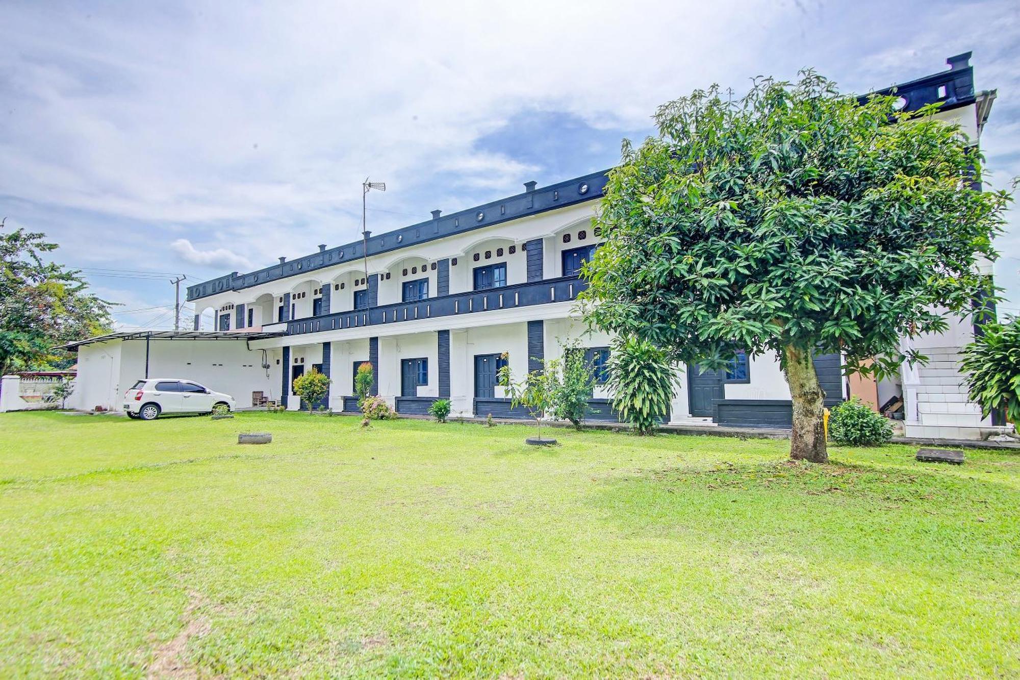 Perabumulih Oyo Life 91127 Wisma Sukajadi Syariah מראה חיצוני תמונה